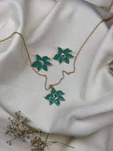 Flora Necklace Set